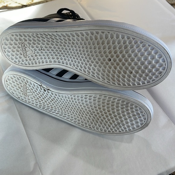 Adidas size 8 black/white - Picture 8 of 9